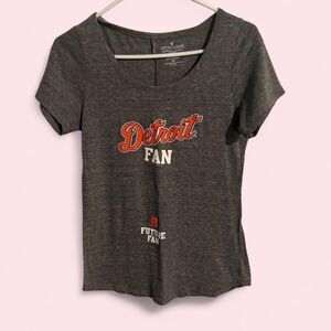 Soft as a Grape t-shirt women M grey Detroit Tigers MLB baseball maternity